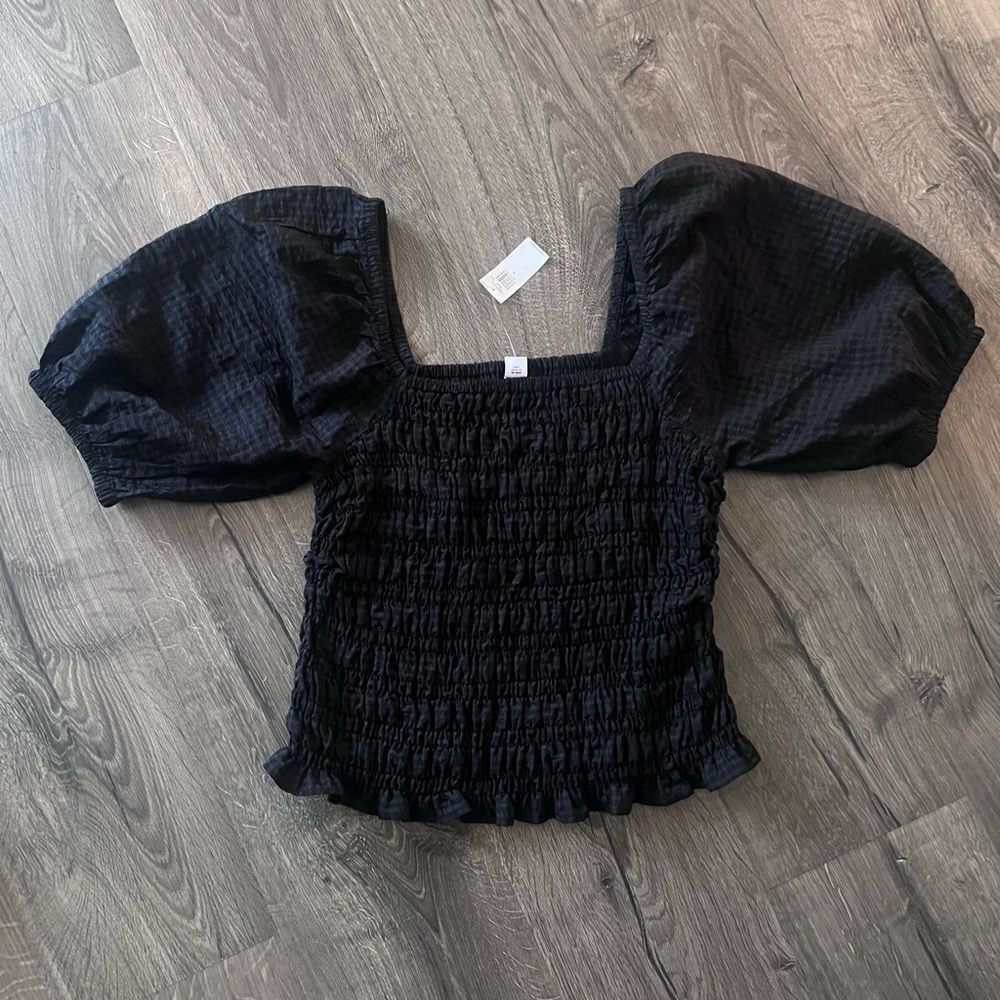 Old  Navy Fitted Puff-Sleeve Smocked Top size Medium - Picture 2 of 6